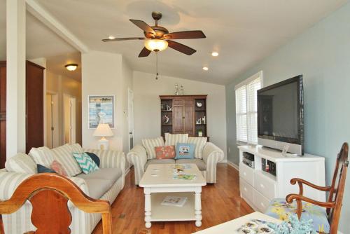 This Is It by Oak Island Accommodations - photo 12