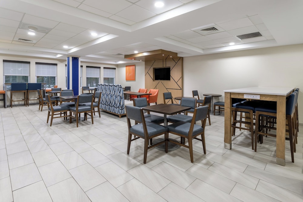 Holiday Inn Express Hotel & Suites Freeport by IHG - photo 31