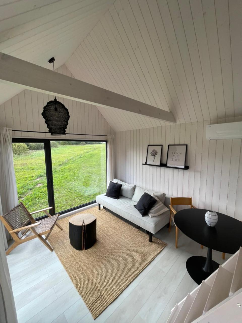 Pļavas vidū romantiska brīvdienu māja in Matisi, Latvia