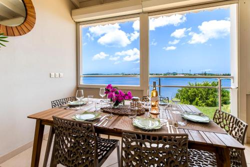 Mango Vue lagon et Sunset Appart duplex 6 à 7p tout neuf — 4-Star Luxury Hotel in Marigot, Saint Martin