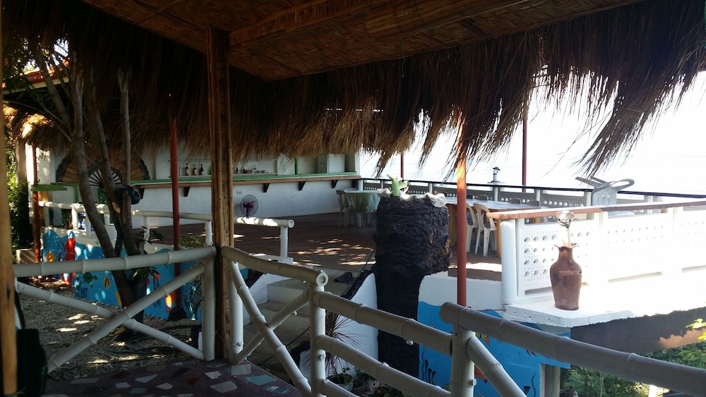 New Ocean Terrace Beach Resort — hotel in Santander Poblacion