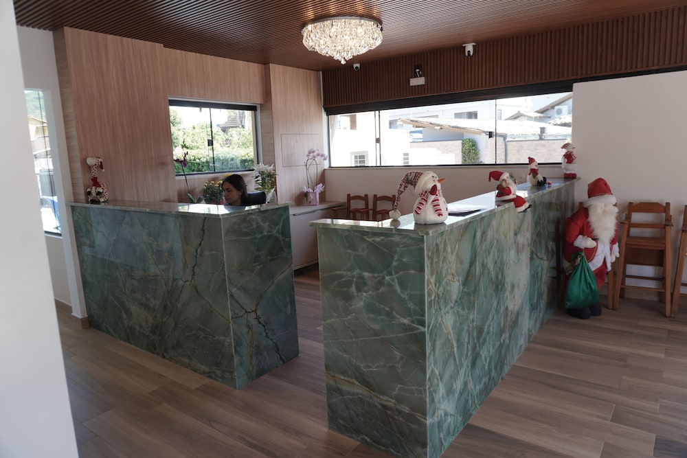 La Roza Hotel and Grill Restaurant in Penha, Brasil