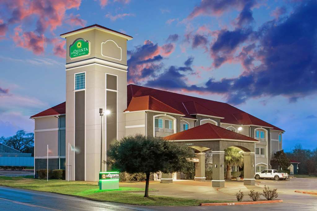 La Quinta Inn & Suites by Wyndham Fairfield TX - photo 4