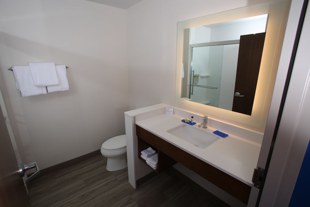 Holiday Inn Express McCook by IHG - photo 27