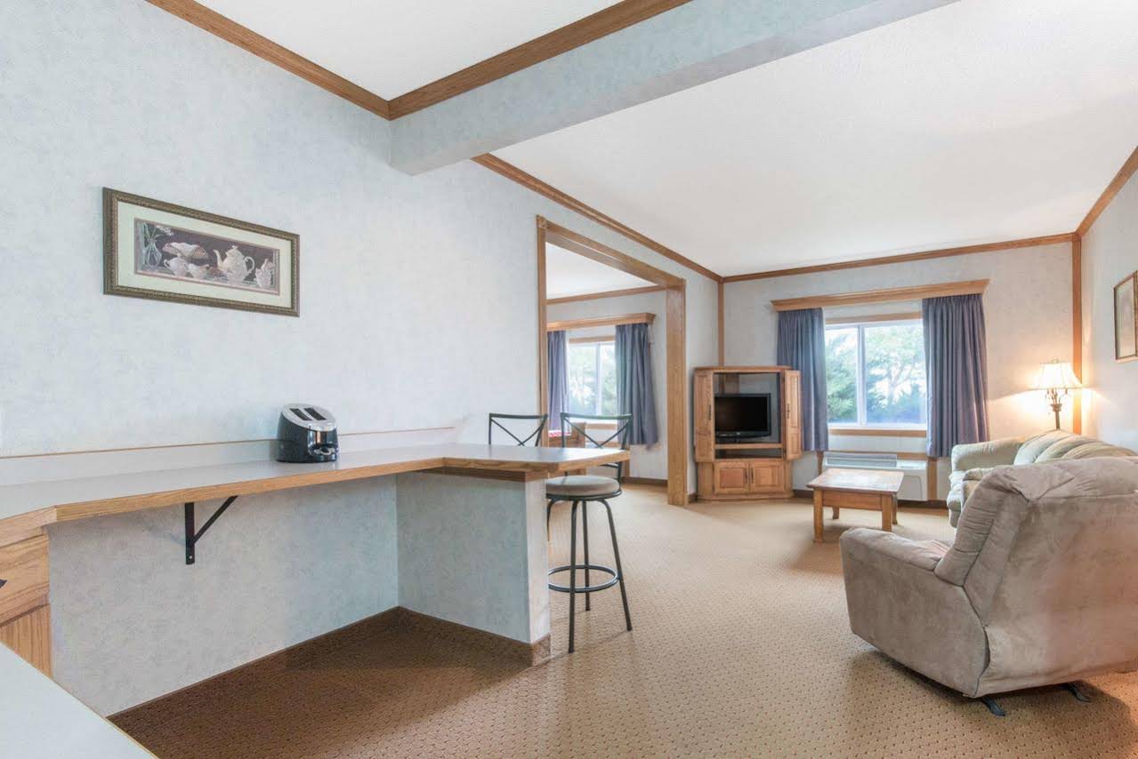 Ramada Limited Bismarck Northeast - photo 60