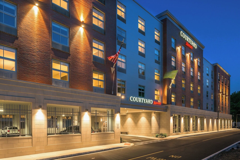 Courtyard by Marriott Edgewater NYC Area - photo 45