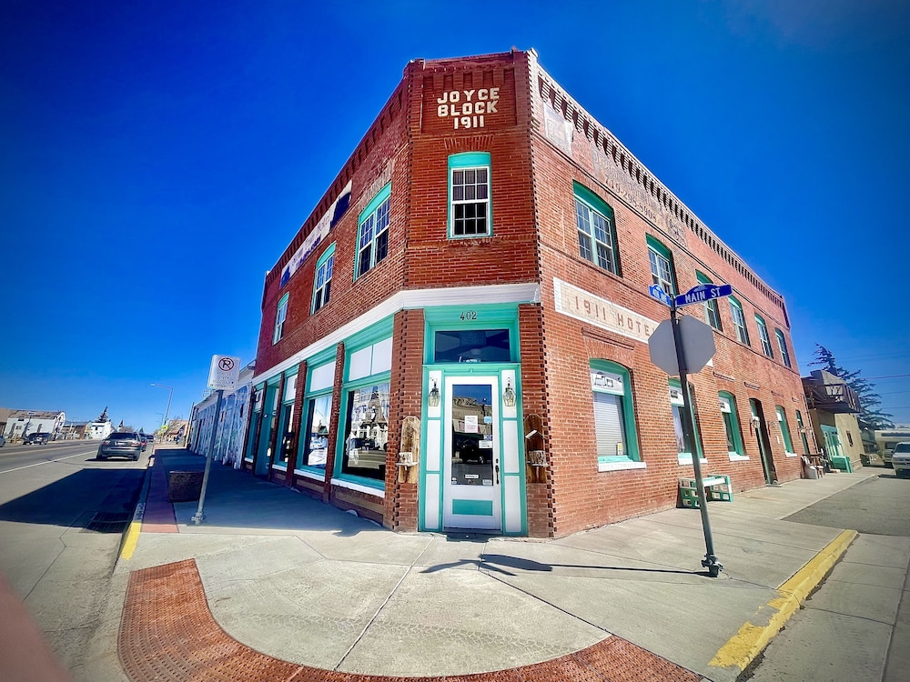 Steam Train Hotel - featured photo