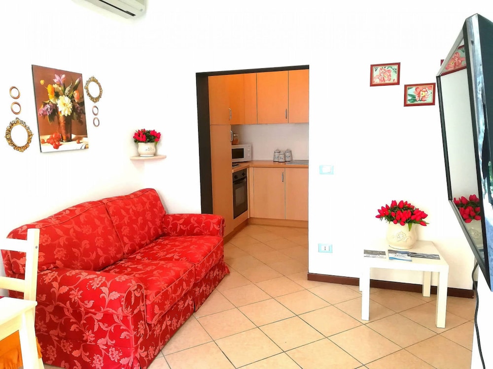 Feel at Home Casa Federica — 4-Star Luxury Hotel in Lovere, Italy