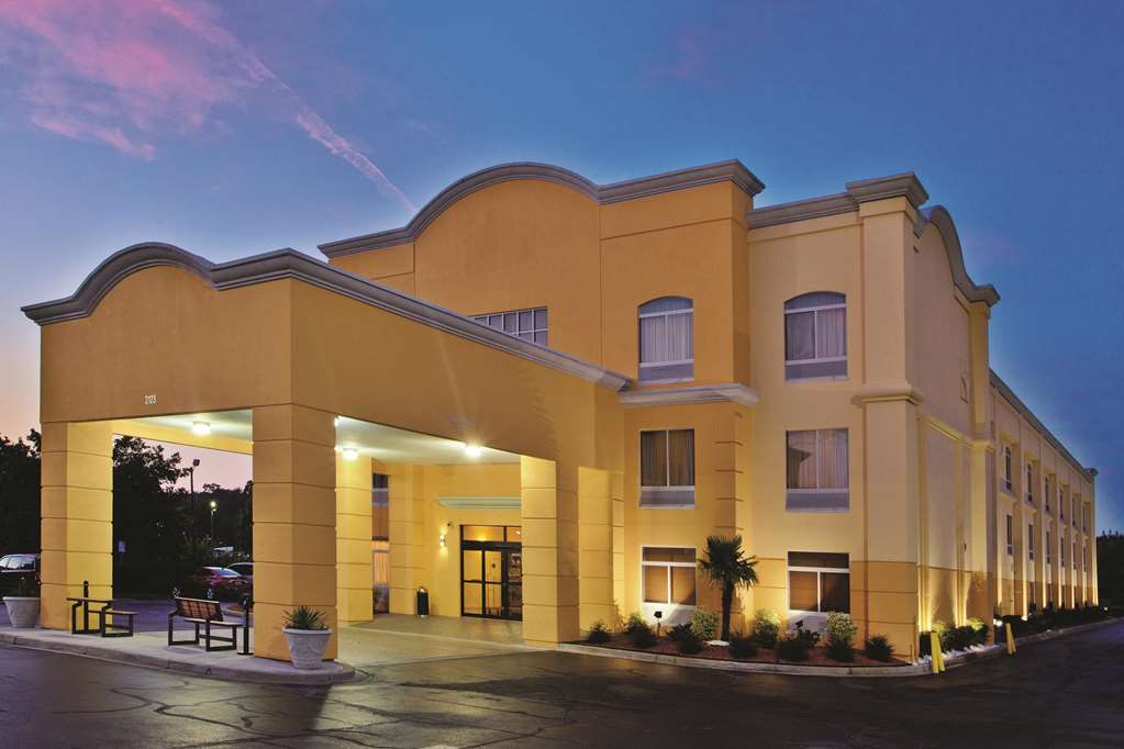 La Quinta Inn & Suites by Wyndham Florence - photo 31