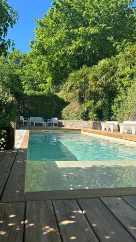 Casa de Afora Casa con piscina y jacuzzi privados — 4-Star Luxury Hotel in Santiago De Compostela, Spain