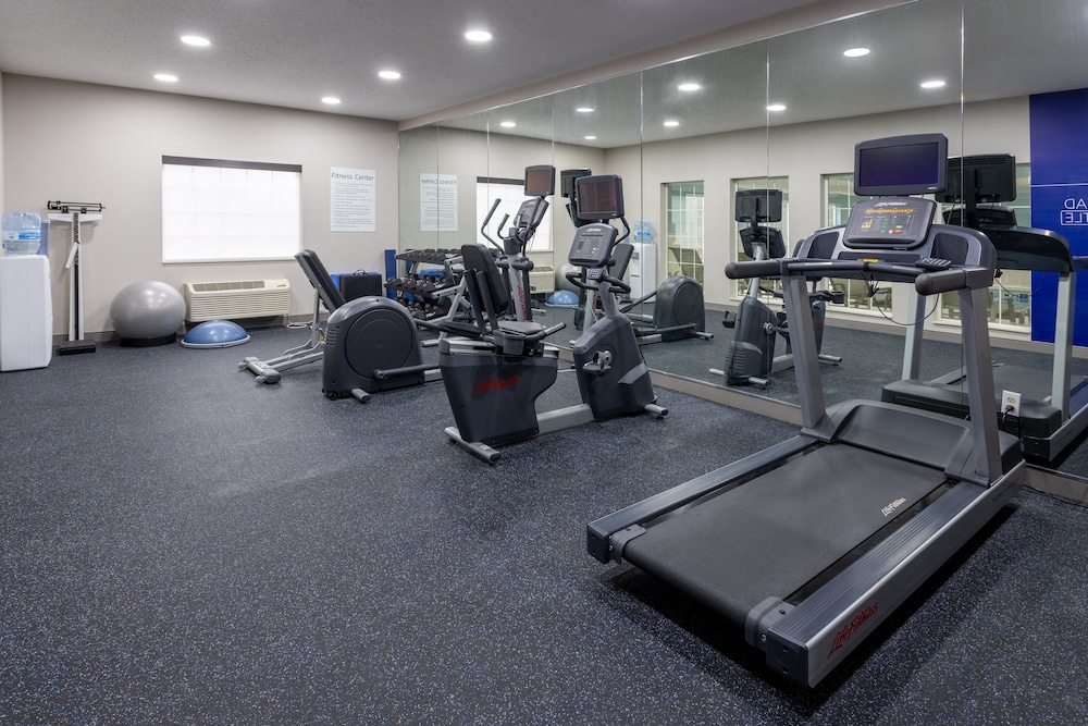 Holiday Inn Express & Suites Center Township by IHG - photo 18