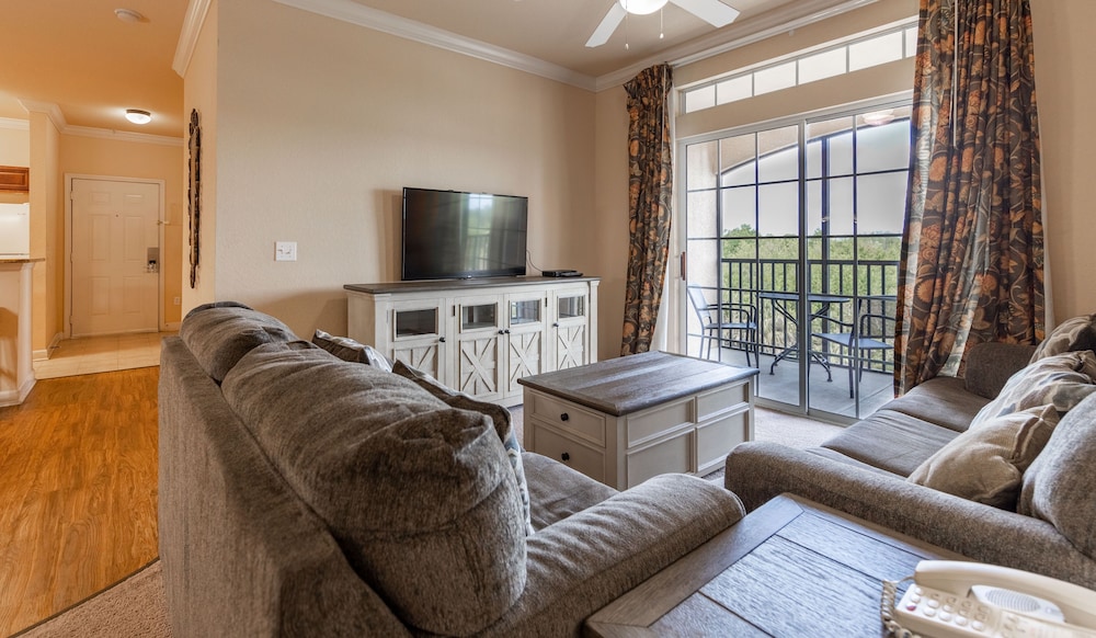 8000tw Unit 4403 Tuscana Resort 2 Bedroom Condo by RedAwning - photo 7