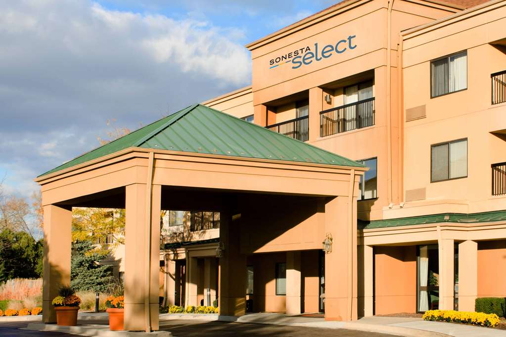 Best Western Plus Elgin Chicago — West Dundee