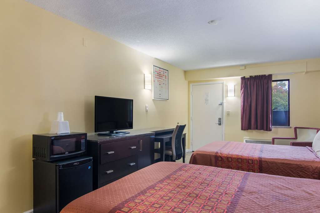 Rodeway Inn & Suites Monroeville Pittsburgh - photo 17