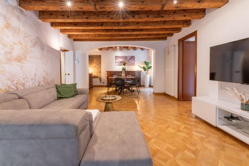 Sgarzerie Luxury Flat 2 rooms 120mq — 4-Star Luxury Hotel in Verona, Italy