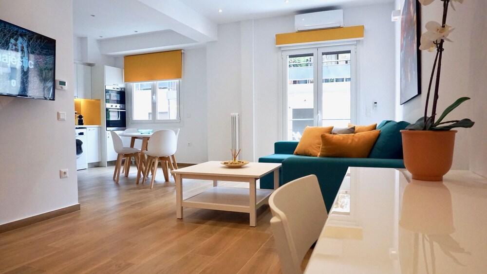 Warm & Spacious Apt in Athens Athens — 4-Star Luxury Hotel in Athens, Greece
