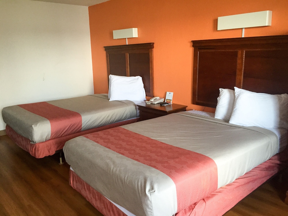 Motel 6 Conyers GA - photo 4