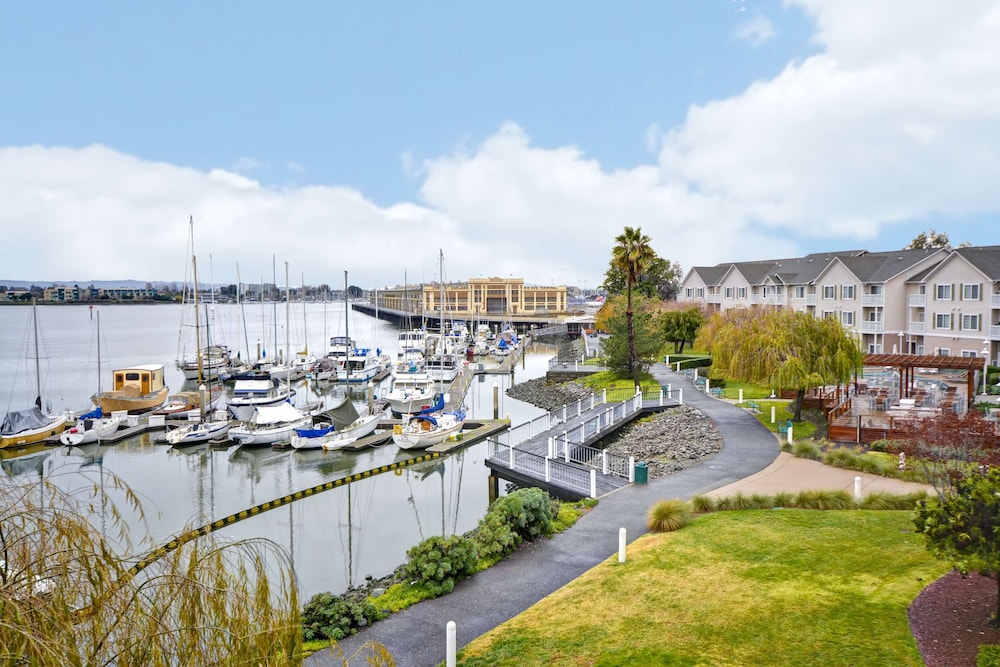 Homewood Suites by Hilton Oakland Waterfront - photo 32
