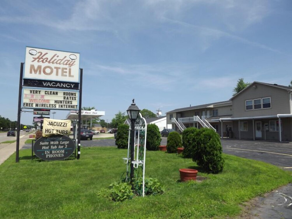 Holiday Motel Wisconsin - featured photo