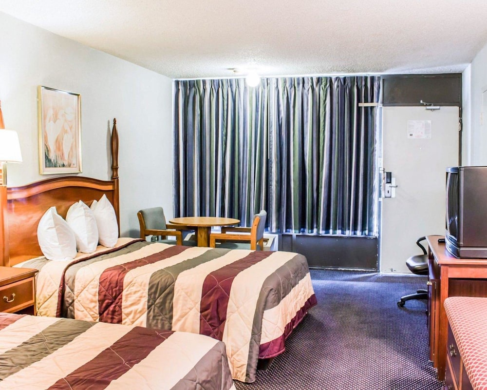 Dayspring Extended Stay - photo 5