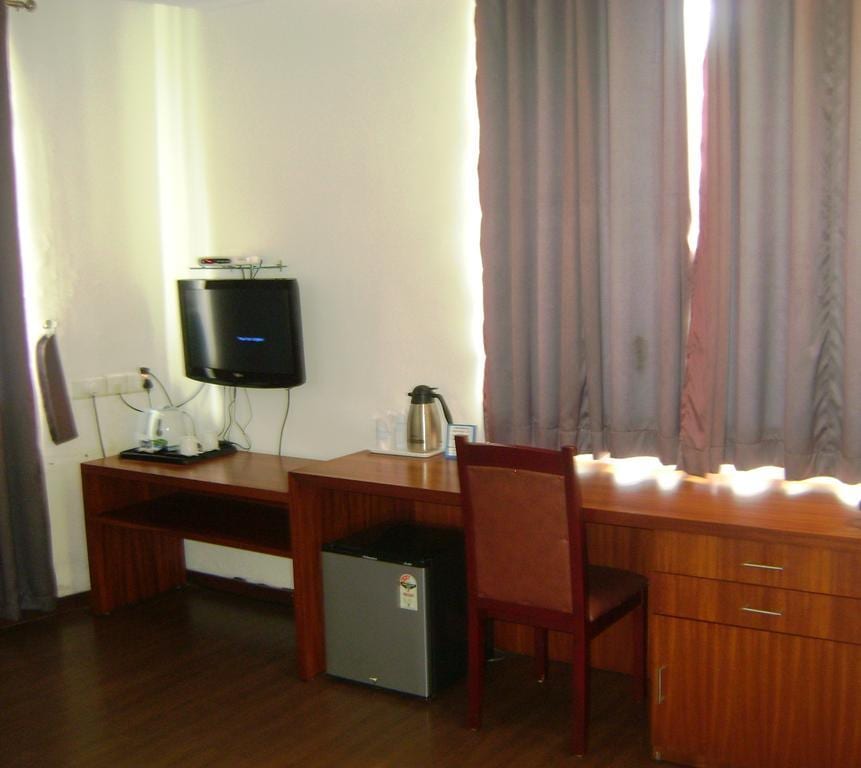 Hotel Marina Residency