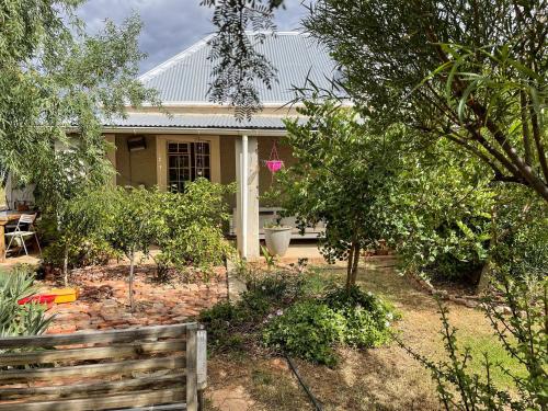 Spekboom Cottage — 4-Star Luxury Hotel in Calitzdorp, South Africa