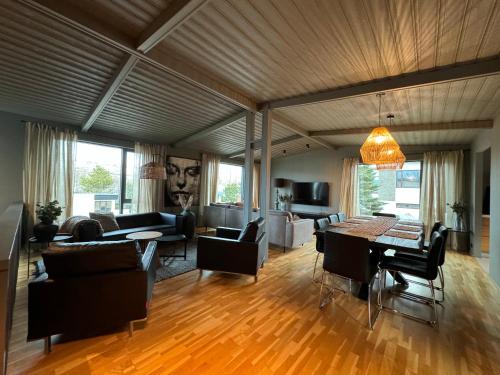 LL Properties L19 Spacious Boutique Apartment