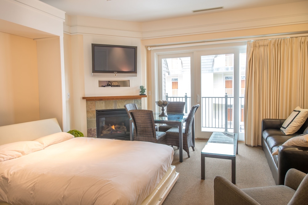 Village Suites Bay Harbor - photo 3