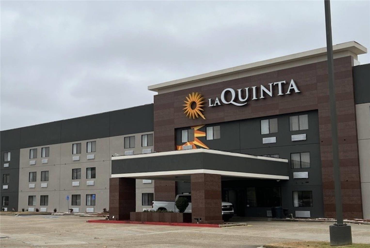 La Quinta Inn & Suites by Wyndham Baton Rouge Siegen Lane - photo 6
