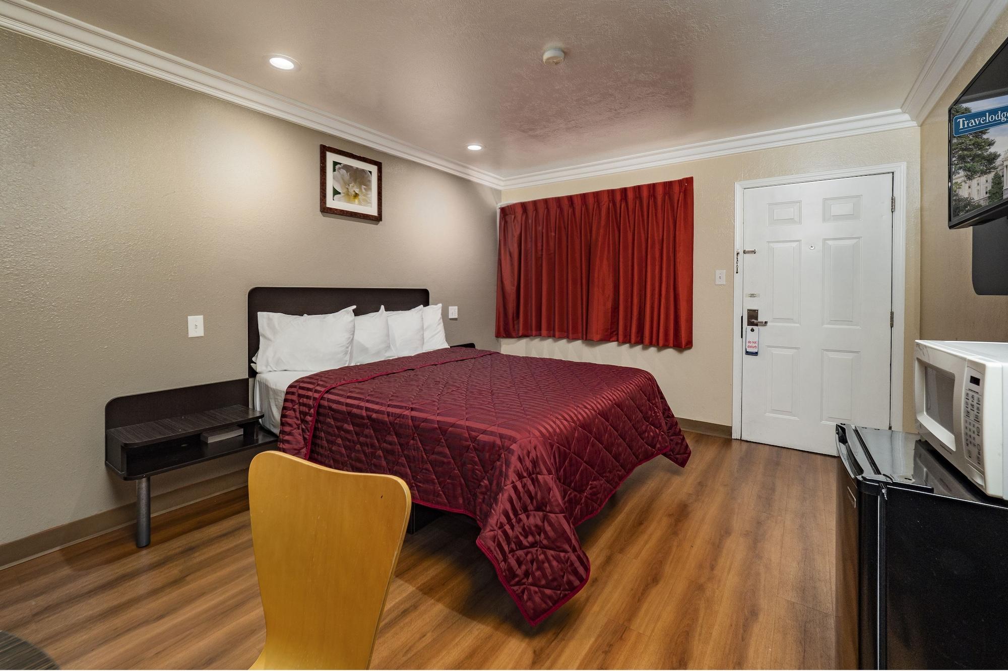 Travelodge By Wyndham Sacramento Convention Center - photo 15
