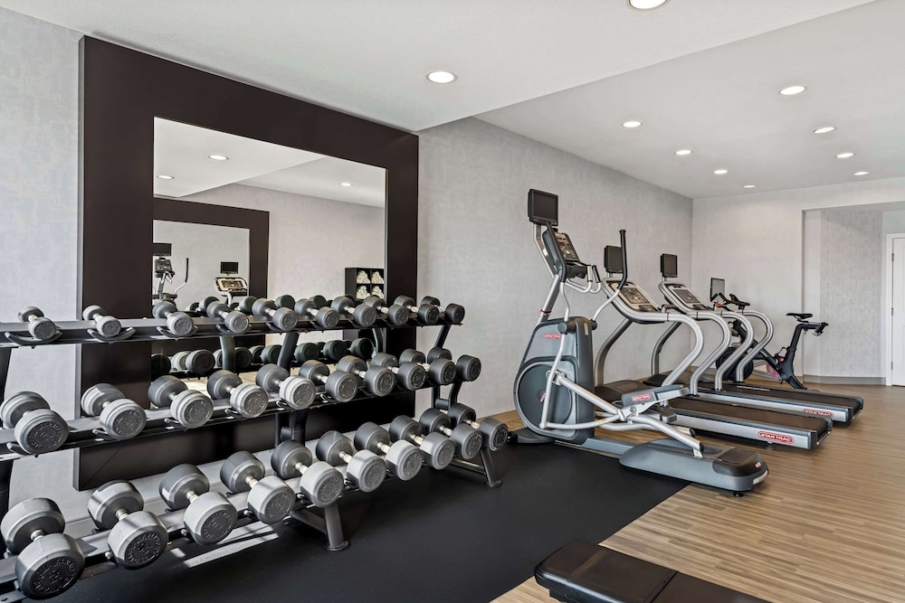 Hampton Inn Morgan Hill - photo 42