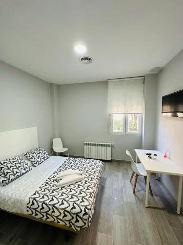 Hospedaje Cuatro Vientos - last minute hotel in Madrid