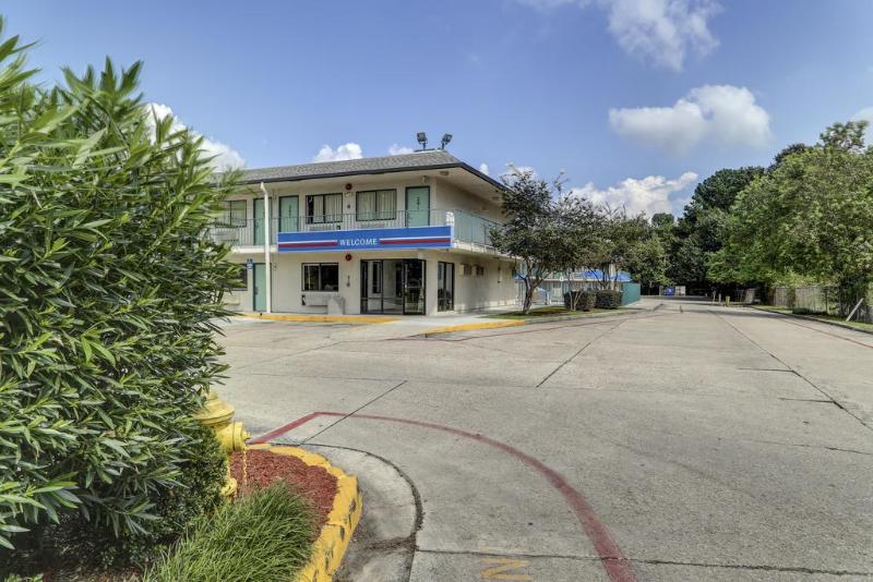 Rodeway Inn - carbon neutral hotel in Lafayette