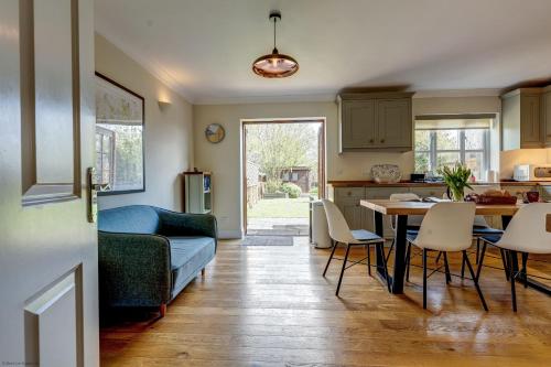 Walnut Cottage — Brackley — photo 4