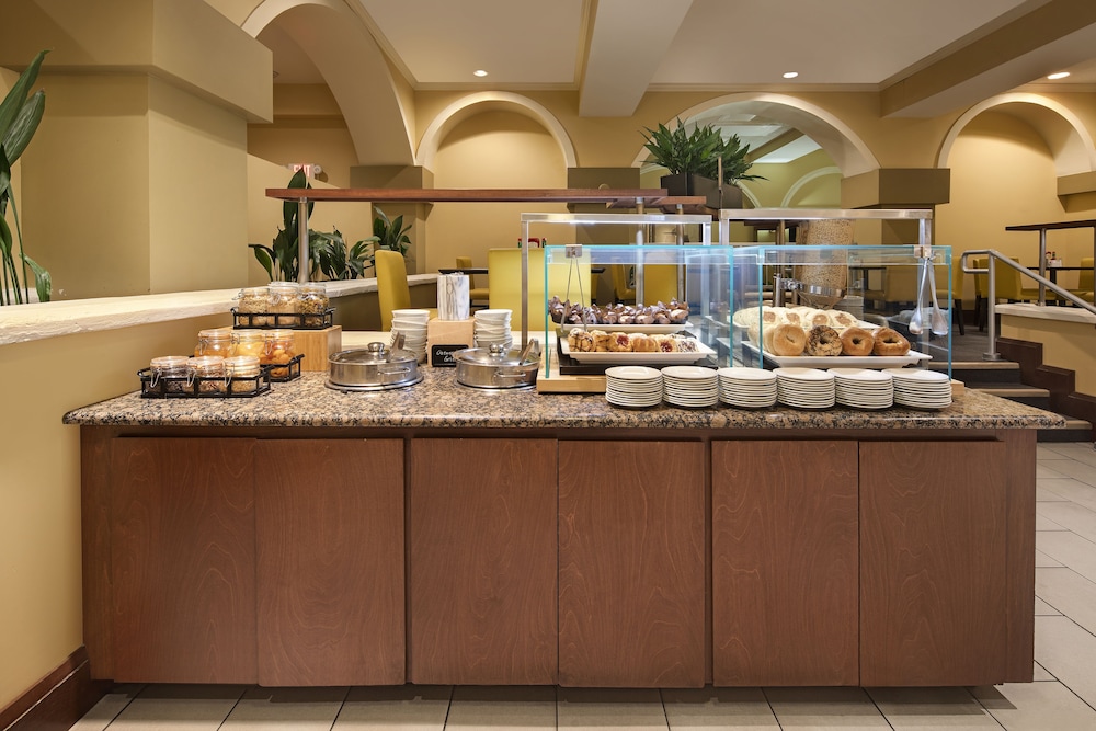 Embassy Suites by Hilton Dallas Park Central Area - photo 31