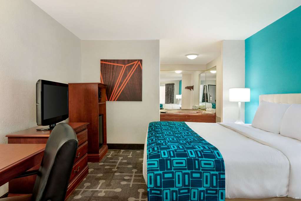 Howard Johnson by Wyndham Chattanooga Lookout Mountain I 24 - photo 27