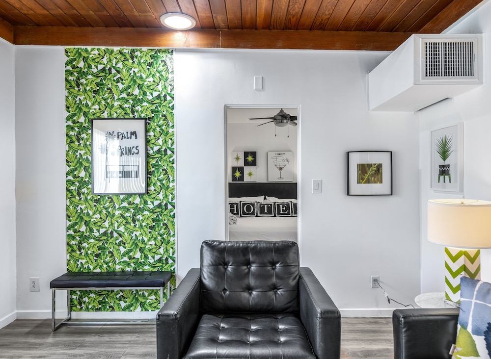 The Three Fifty Hotel - photo 10