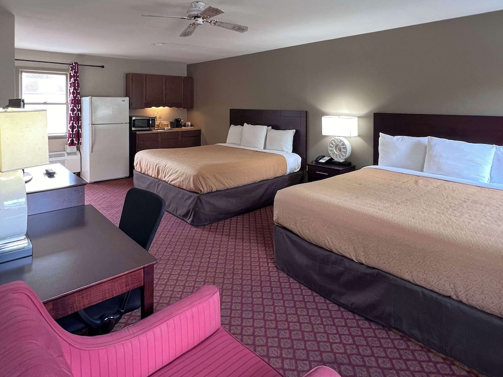 Rodeway Inn & Suites Hershey Chocolate Avenue - photo 20