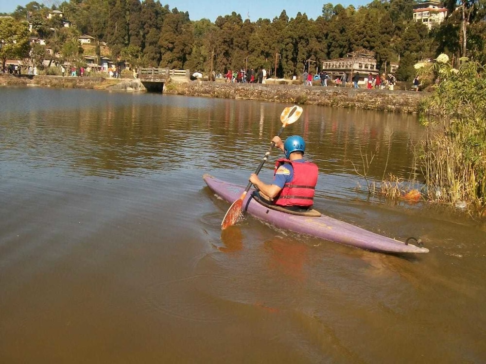 The Park Hotel — hotel in Karsiyang