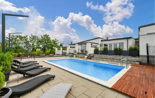 Nice Home In Varazdin Breg With Sauna — 4-Star Luxury Hotel in Gornji Kneginec, Croatia