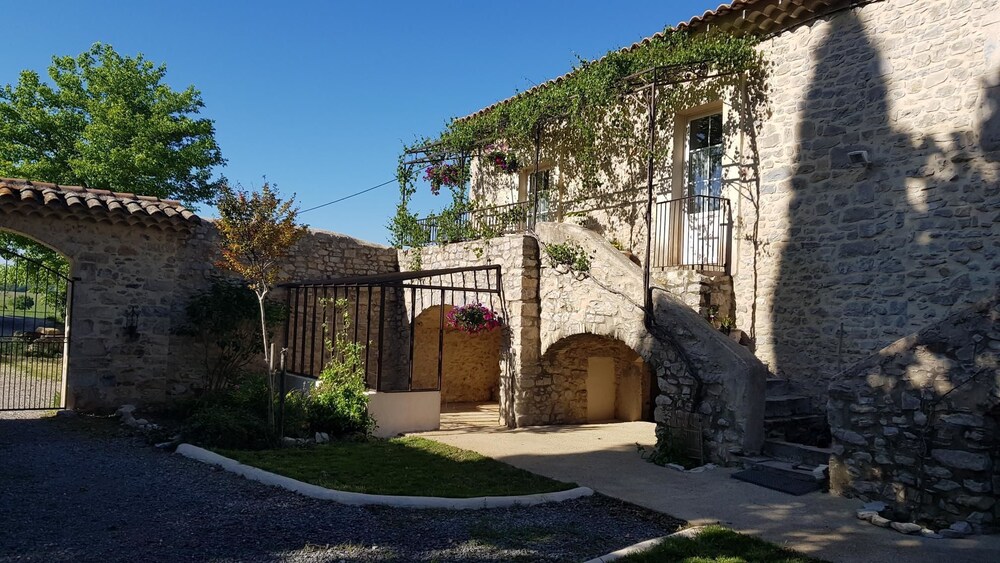 Le Mas Du Sire — hotel in Quissac