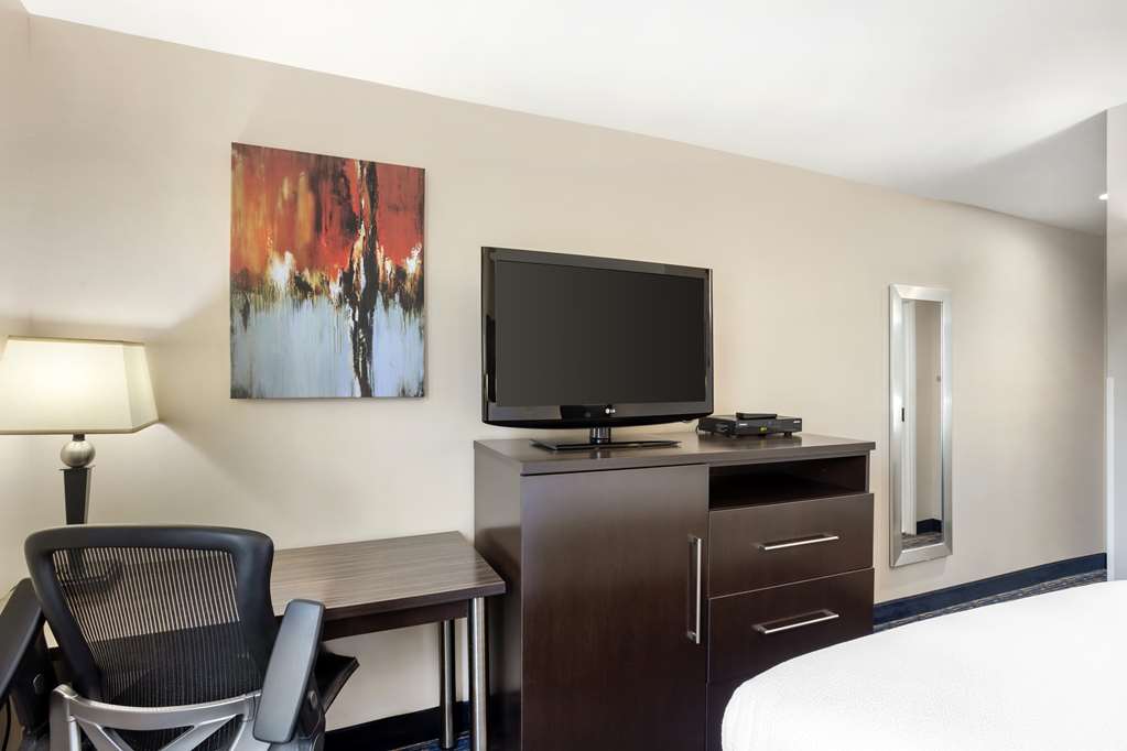 Best Western Plus Fairfield Hotel - photo 30