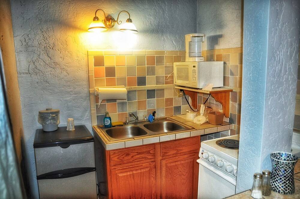 La Plaza Inn - photo 41