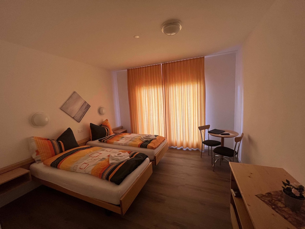 Hotel&Restaurant Feldiserhof - last minute hotel in Hinterrhein