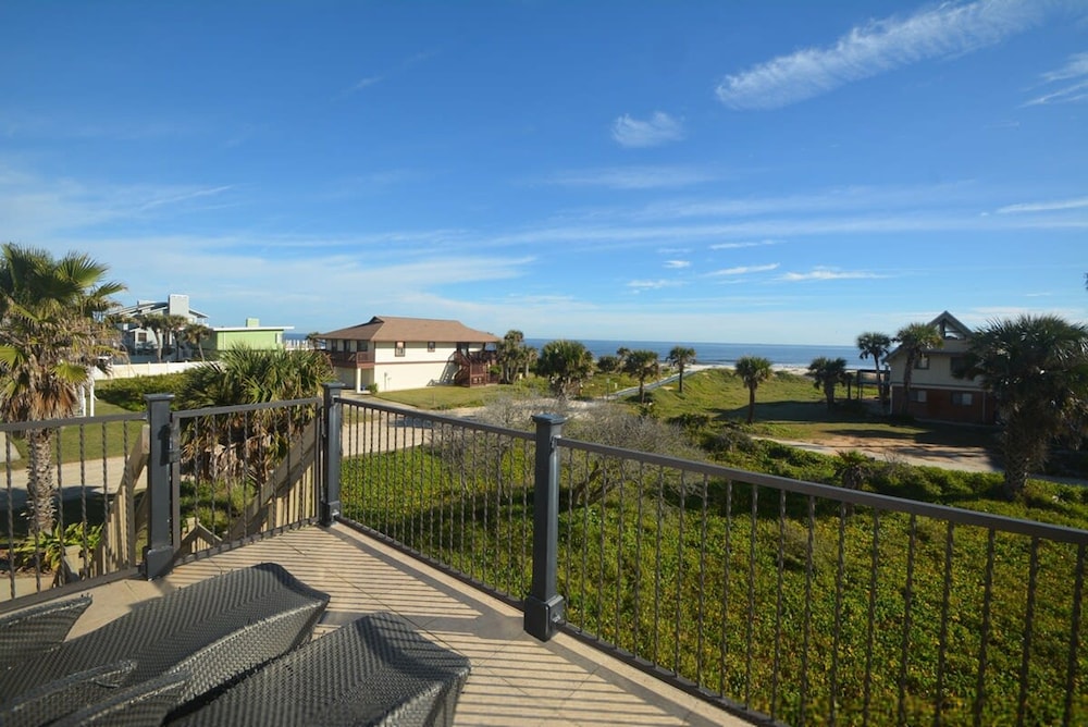 Ocean View Paradise Steps away from the Beach Will Accommodate Up To 10 People including 1 3 Fa - photo 54