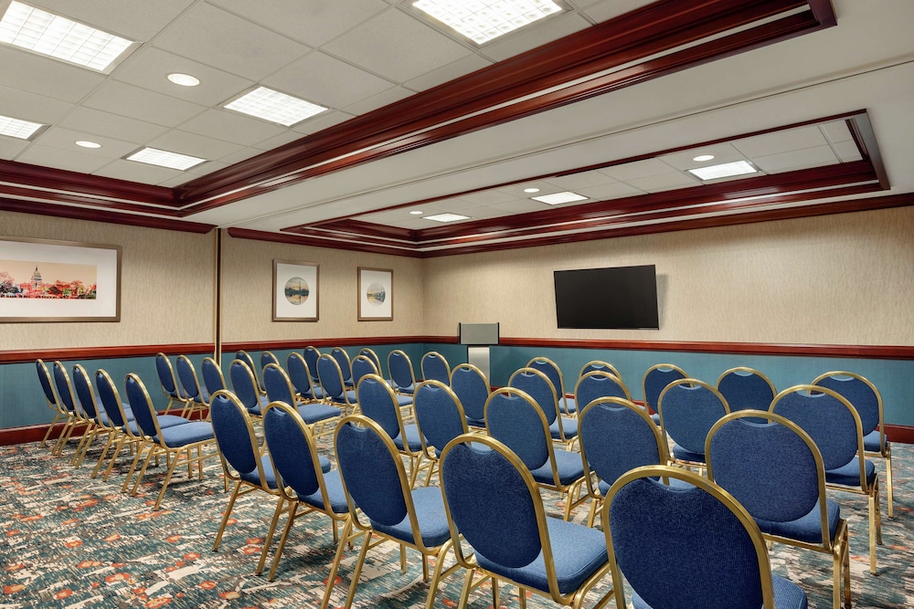 Hampton Inn Dulles Cascades - photo 37