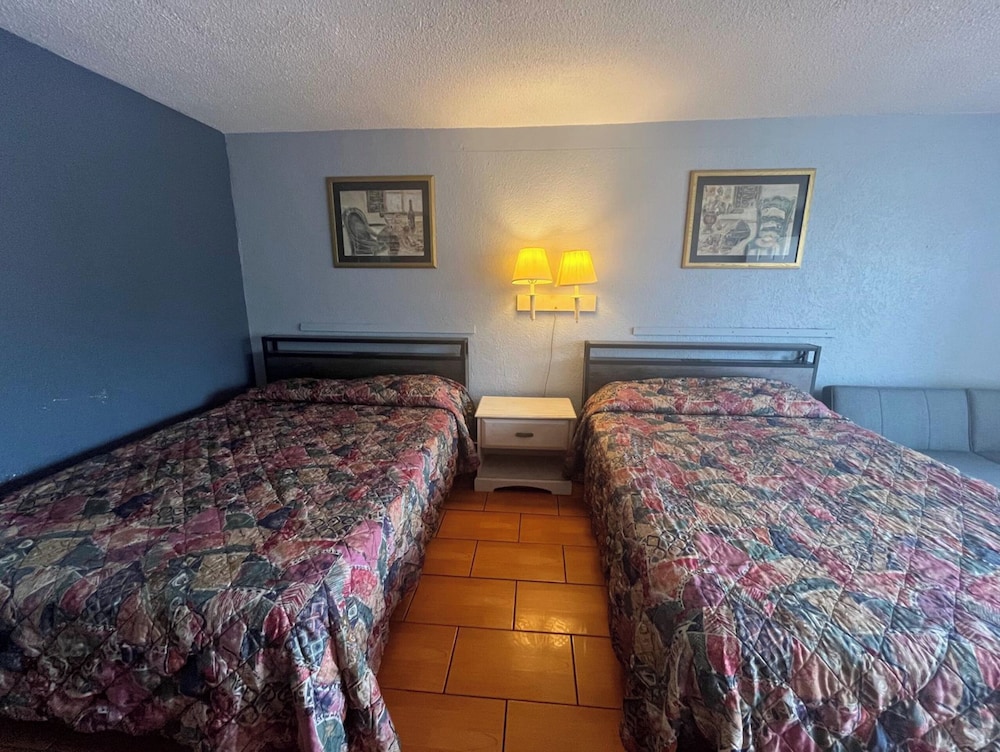 La Posada Inn By OYO Brownsville - photo 24
