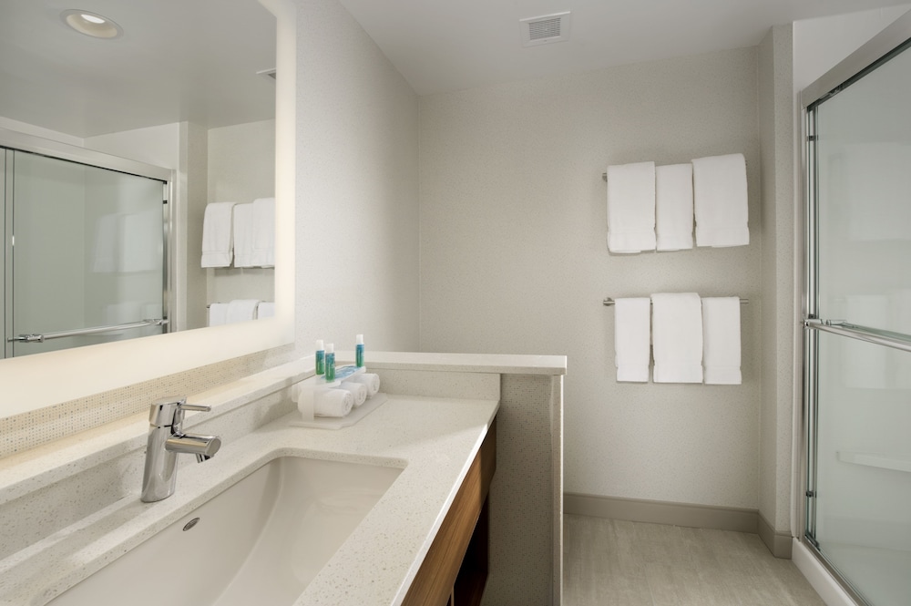 Holiday Inn Express & Suites San Antonio North Windcrest by IHG - photo 13