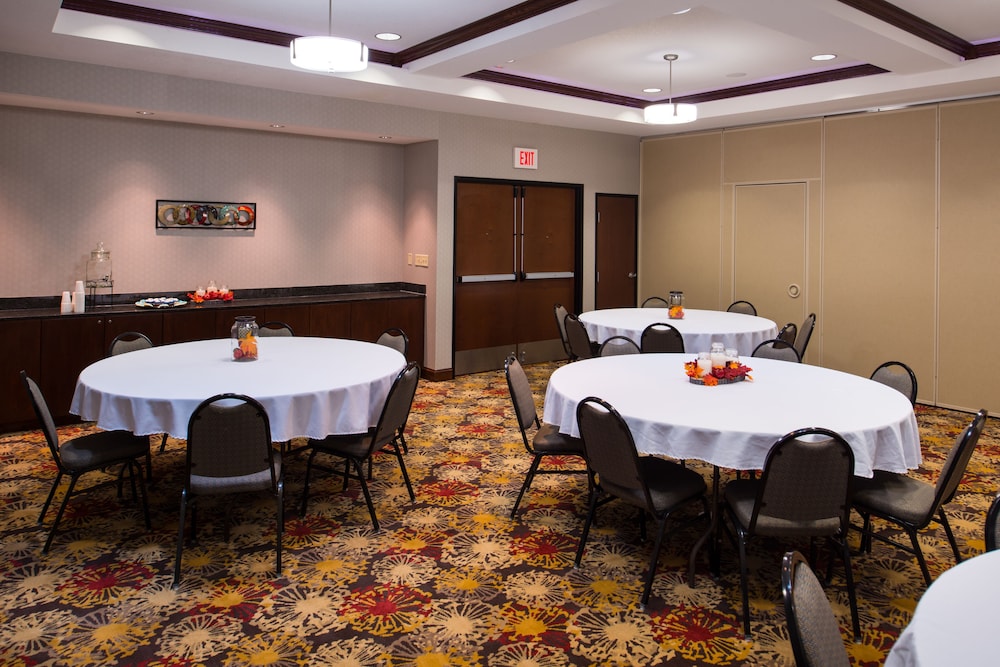 Holiday Inn Express Hotel & Suites Pittsburg by IHG - photo 68