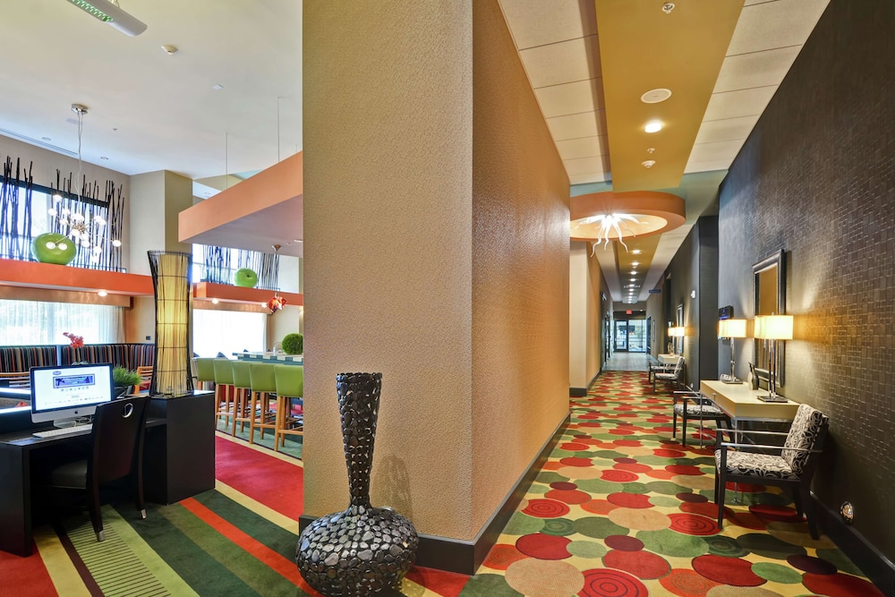 Hampton Inn & Suites Raleigh Crabtree Valley - photo 6
